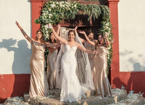 The Ultimate Guide to Choosing Bridesmaid Jewelry to Complement Any Dress