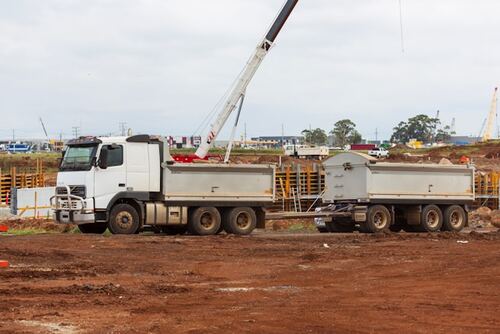 Transform Your Heavy Haulage with Feature-Rich Flat Top Trailers